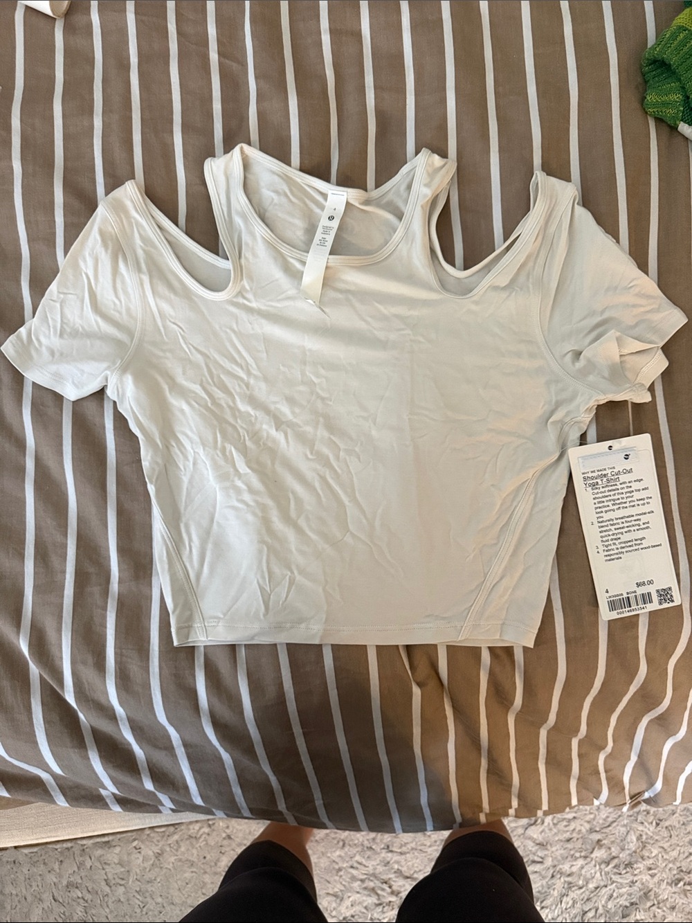 lululemon athletica Cream Cold-Shoulder Crop Top